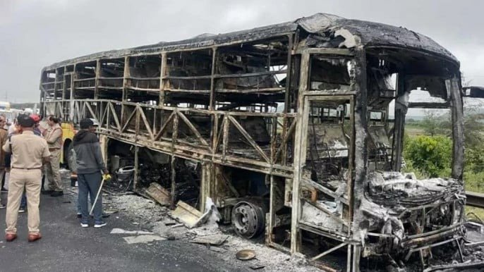 20 killed as bus catches fire after collision in India - Abb Takk News
