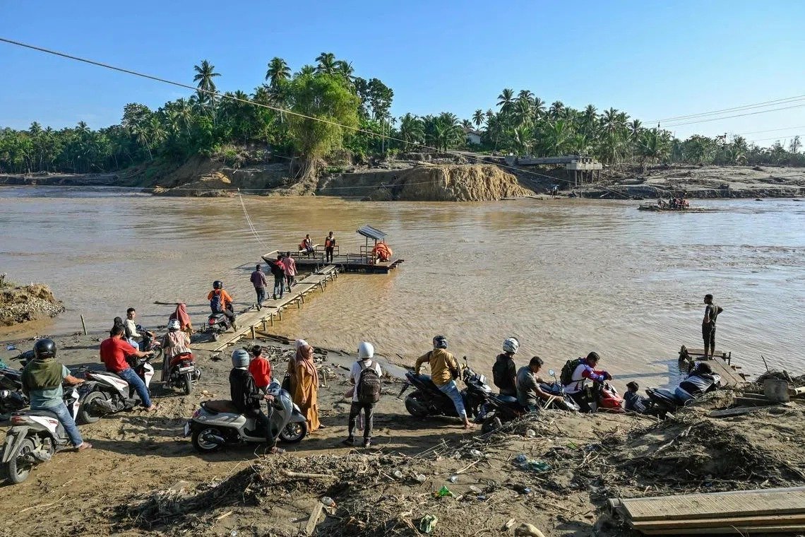 Flash floods kill at least 14 in Indonesia - Abb Takk News