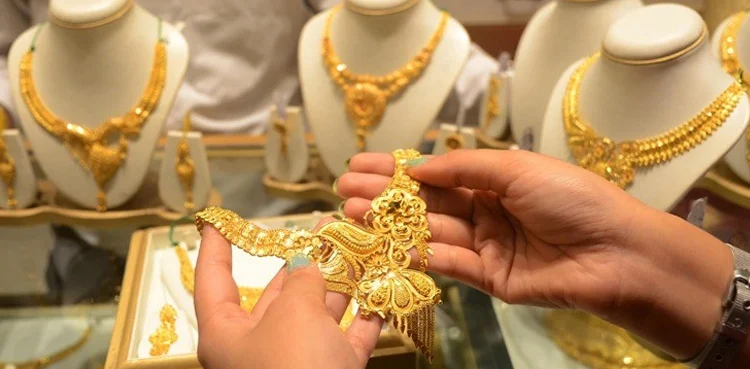 Gold rates slip in Pakistan amid global market dip