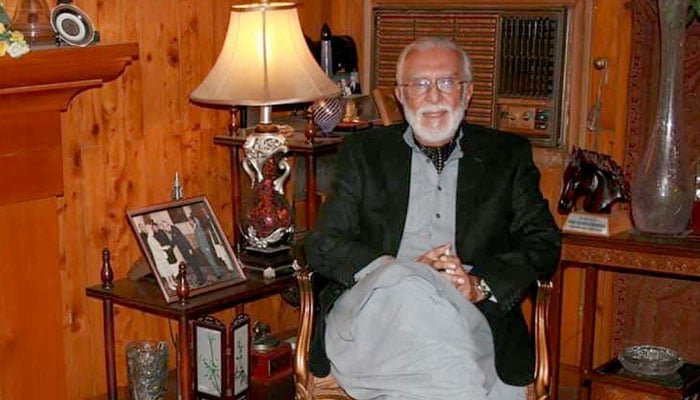 Veteran politician sardar Zulfiqar Khosa dies at 90 in Lahore