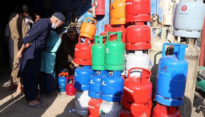 LPG price increased by Rs.4.95 per kg